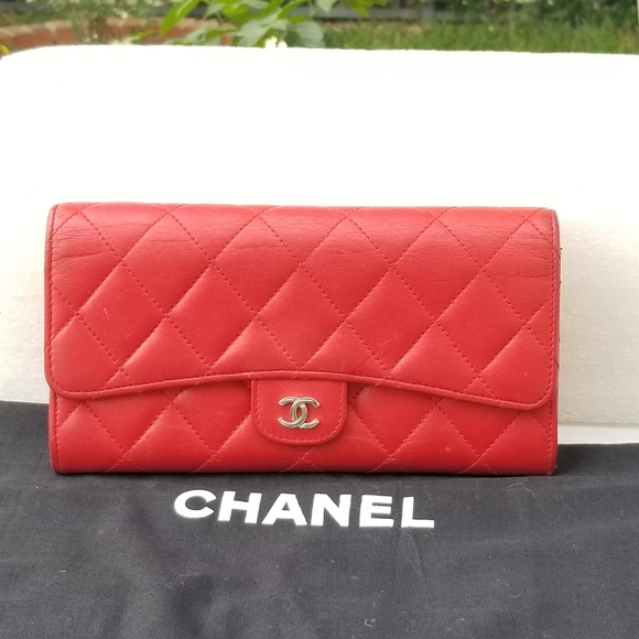 Auth CHANEL Lambskin Quilted Large Flap Wallet  in Red - Picture 3 of 16